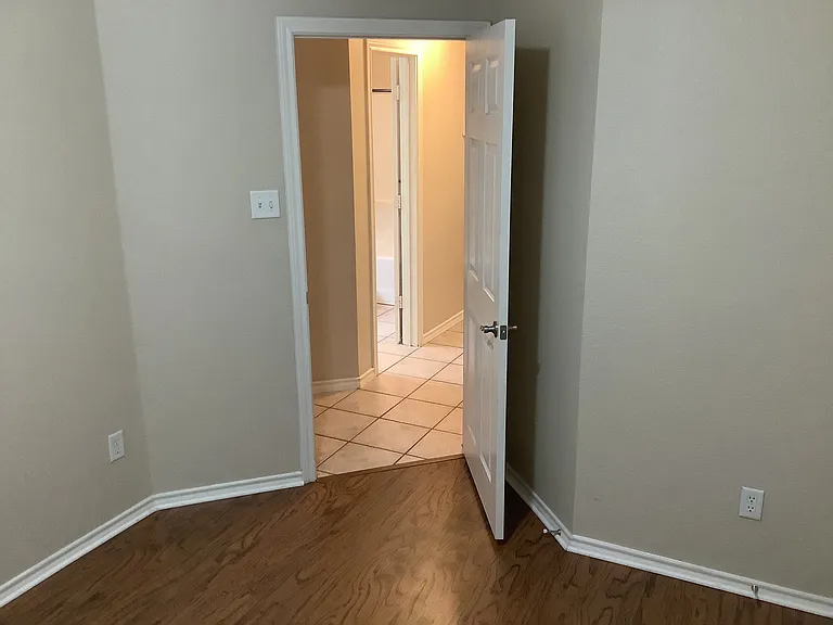 4410 Shady Elm Dr — Photo 20