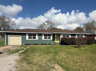 5520 Lincoln Ave, Groves, TX 77619