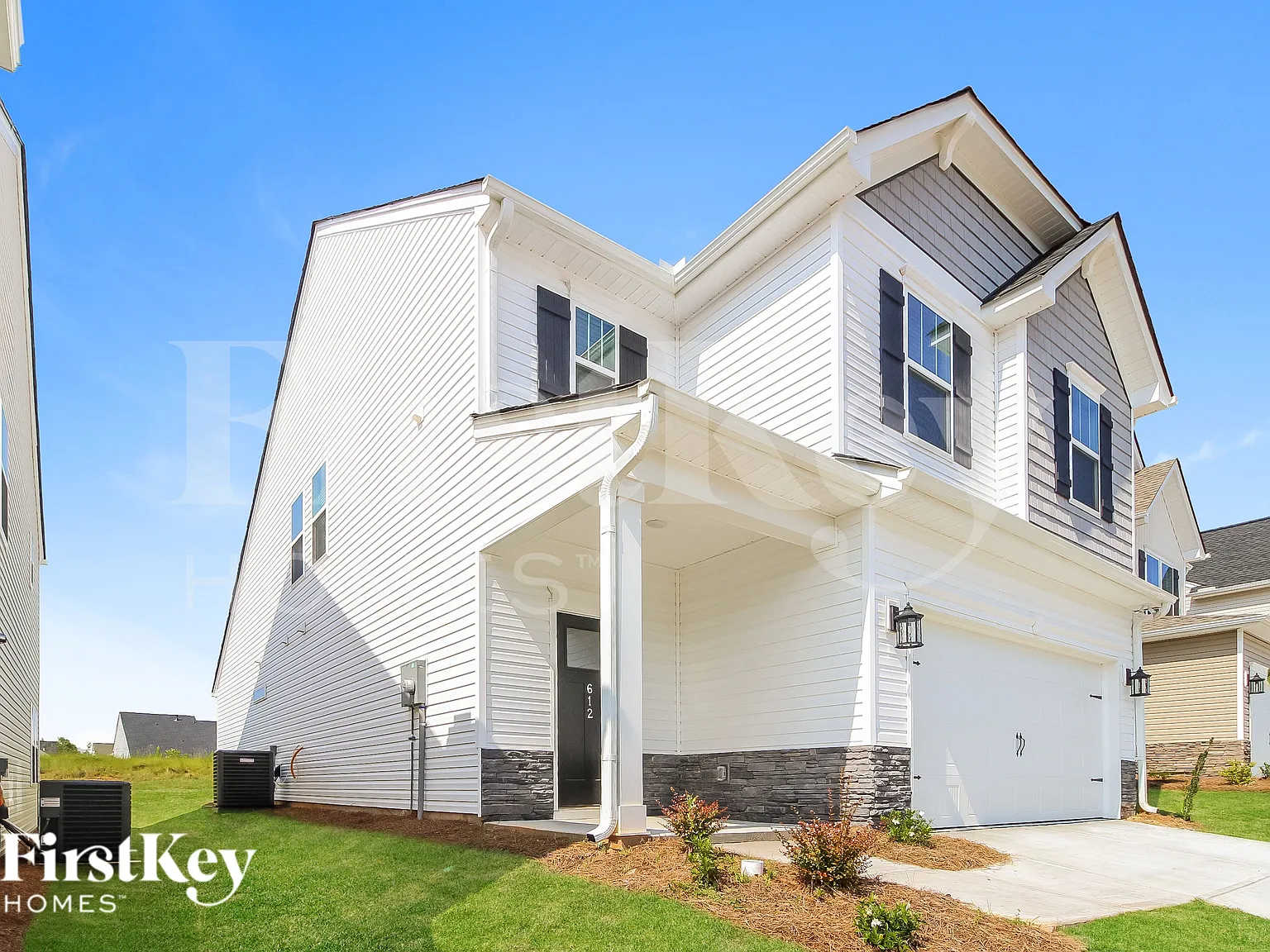 4 bed, 3.5 bath, 2376 sqft, $2,270 — Photo 2