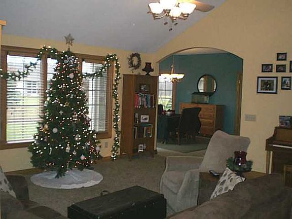 4th image of 652 Briarheath Ave