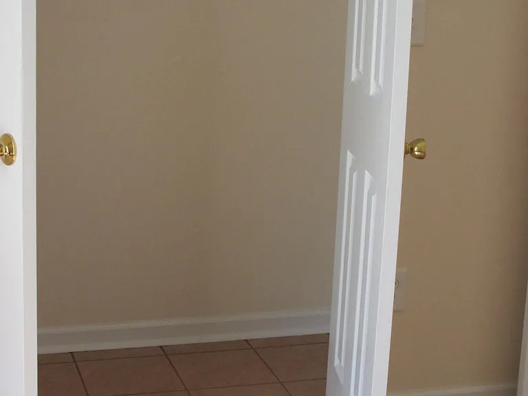 247 Hereford Cir #A — Photo 8