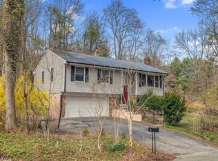 191 Kakeout Rd, Kinnelon, NJ 07405