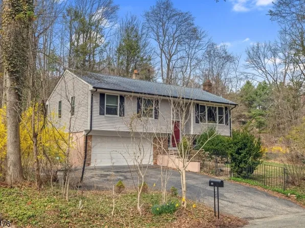 191 Kakeout Rd, Kinnelon Boro, NJ 07405