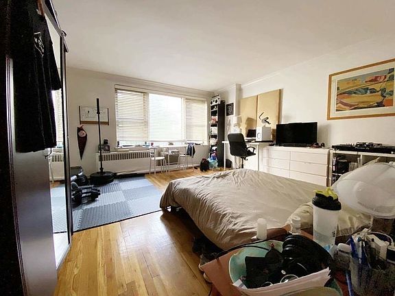 4th image of 308 E 85th St #3AR
