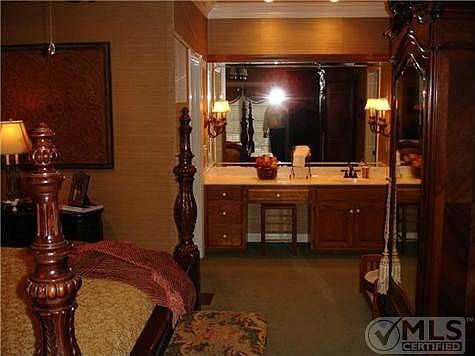 5th image of 101 Stanley Davis Cir