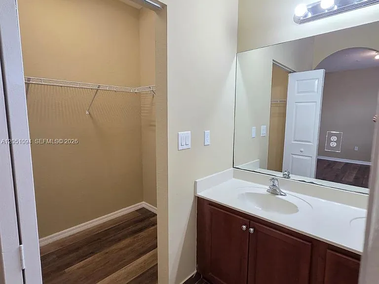 2851 W Prospect Rd #404 — Photo 12
