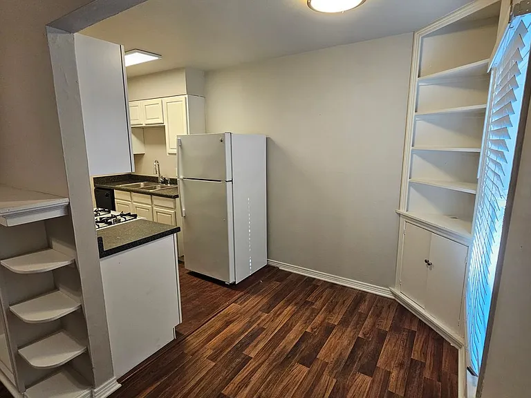 3911 Prescott Ave #6 — Photo 8
