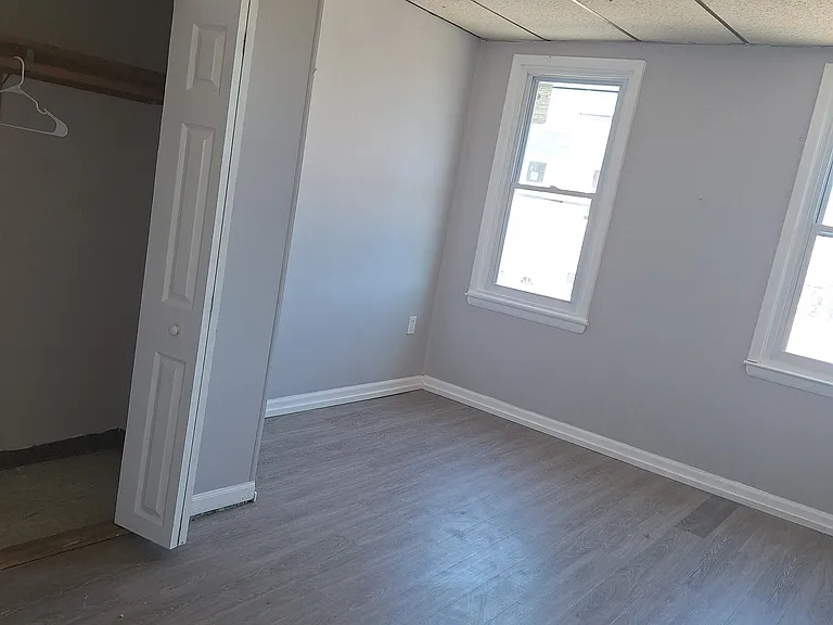 3931 Mount Pleasant Ave — Photo 6