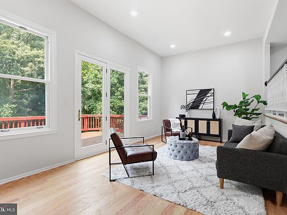 3rd image of 8398 Uxbridge Ct