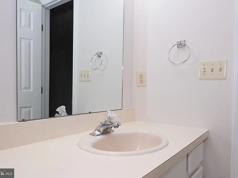 16 W Harrison Rd #16 — Photo 42