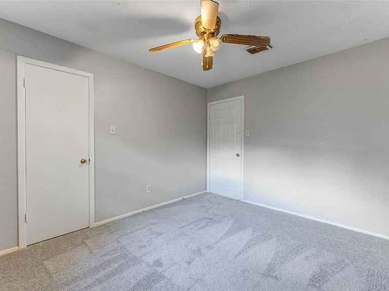 9915 Towne Tower Ln — Photo 15