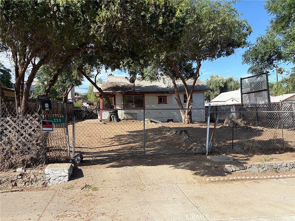 1st image of 230 E Heald Ave