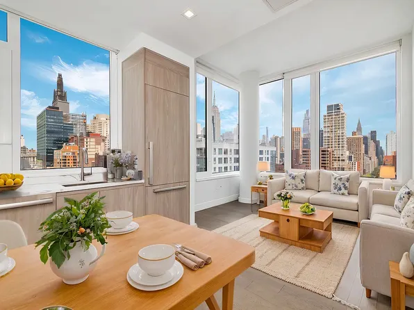200 E 23rd St, New York, NY