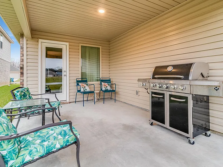 109 Red Pine Dr — Photo 11