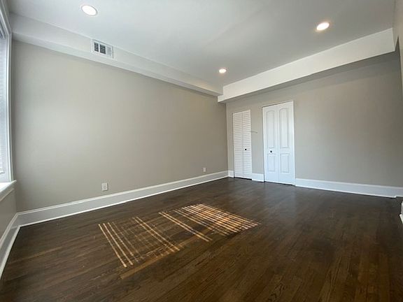 4th image of 2048 N California Ave APT 3R
