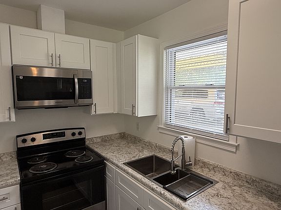 3rd image of 500 Bridgeway Ave APT B