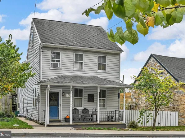 23 E High St, Maytown, PA 17550