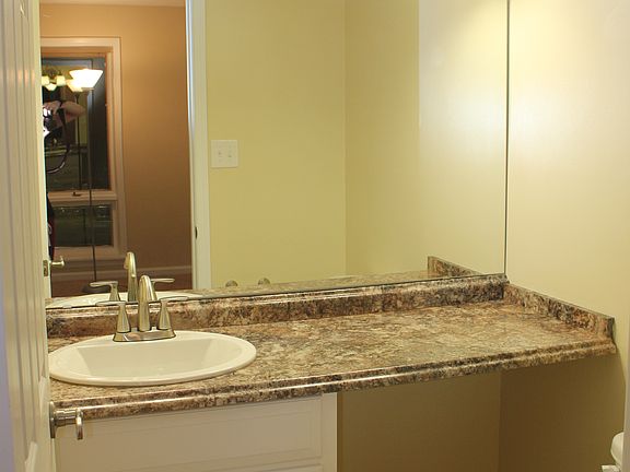 3rd image of 44695 White Oak Ct APT 527