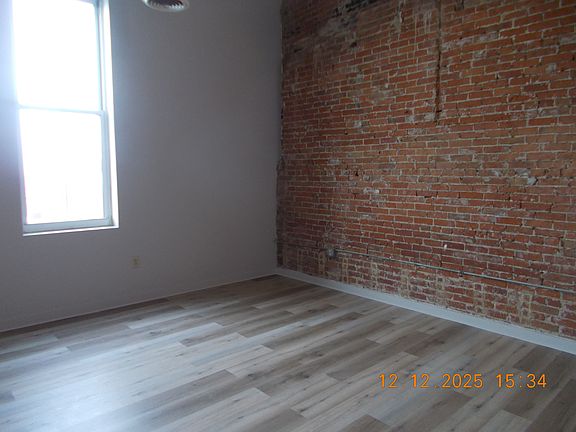 4th image of 216 N 4th St #405
