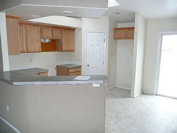 3rd image of 19820 Pembrook Ave