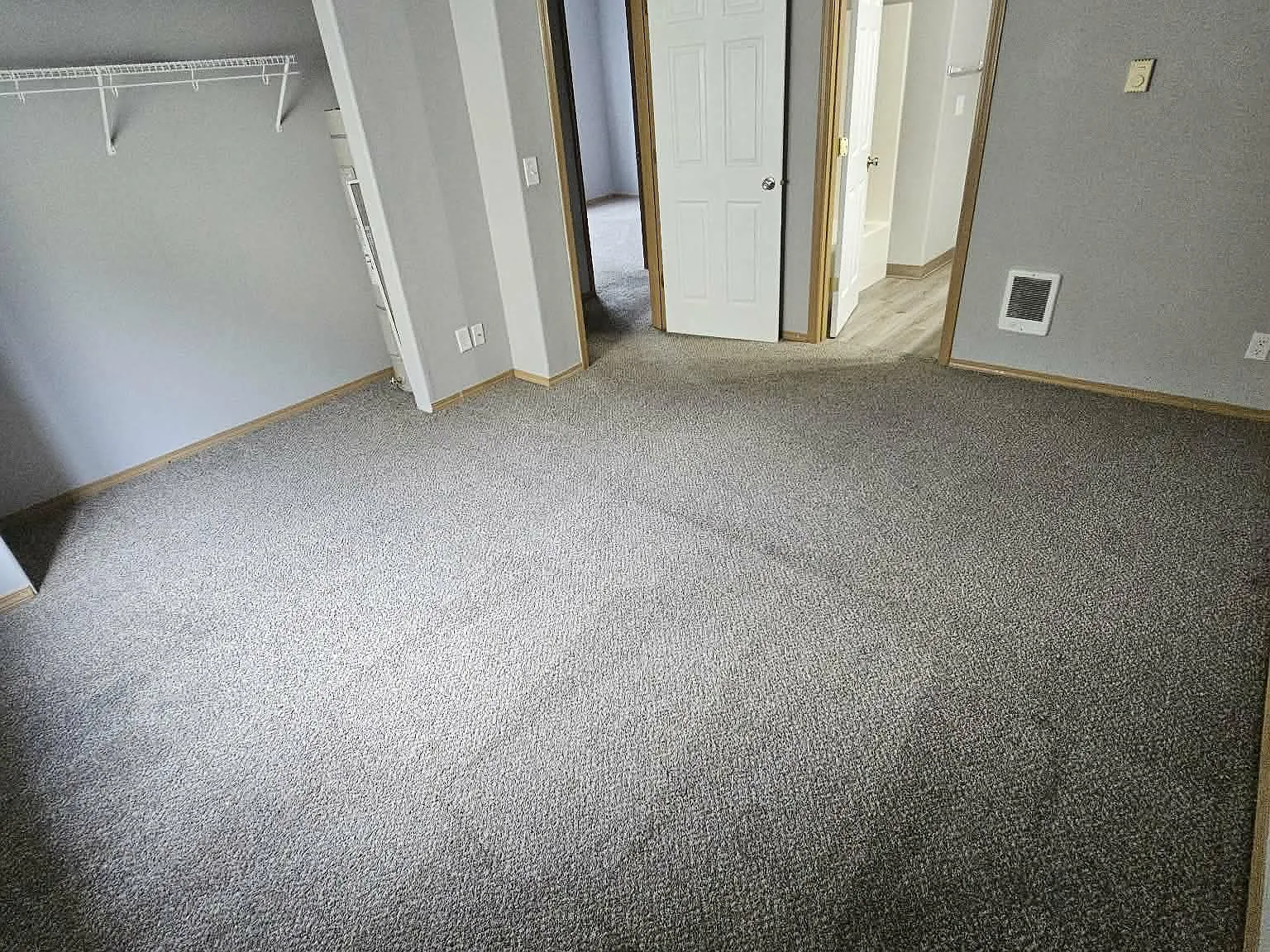 3 bed, 1034 sqft, $1,850 — Photo 3