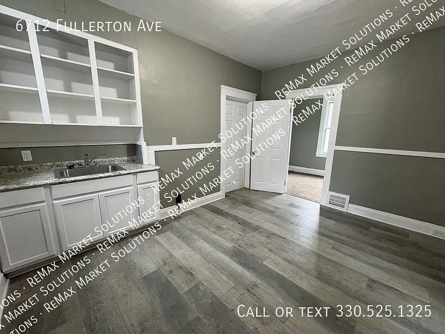 Building Photo - 6712 Fullerton Ave