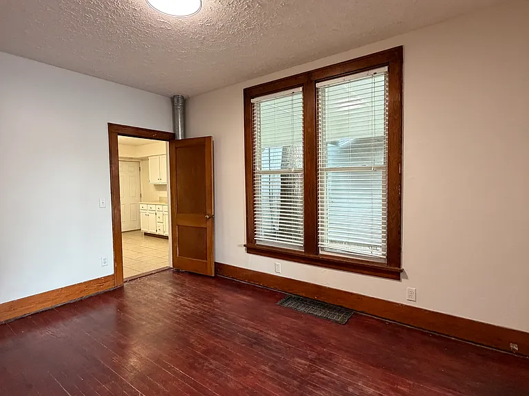 1522 Grove St — Photo 6
