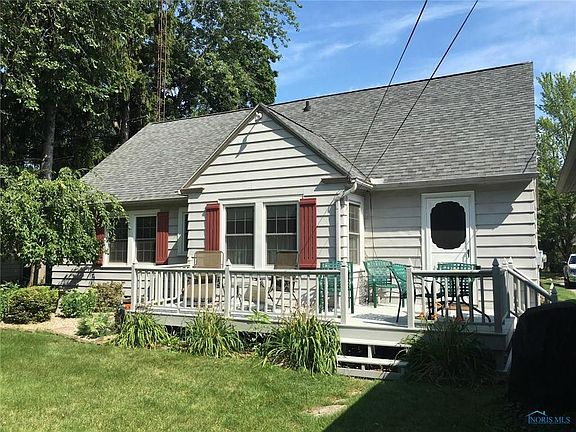 2nd image of 449 Oakwood Ave