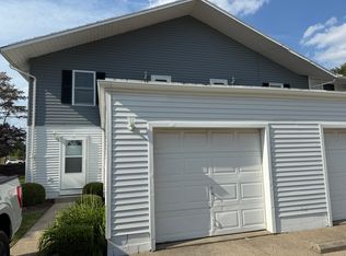 4303 Alpine Hill Ct, Brunswick, OH 44212