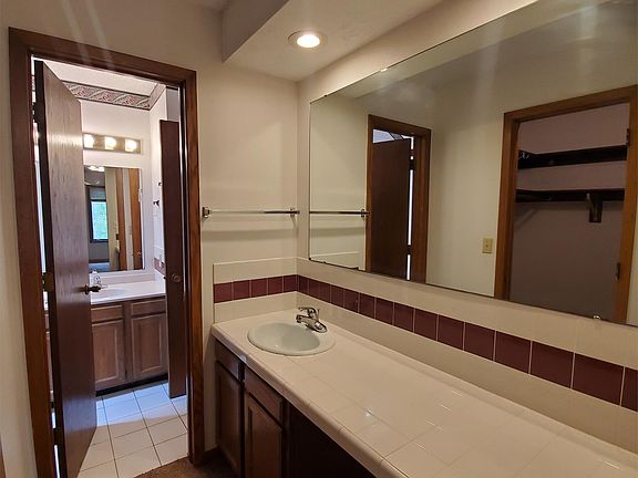 Extra sink in upstairs Master bedroom