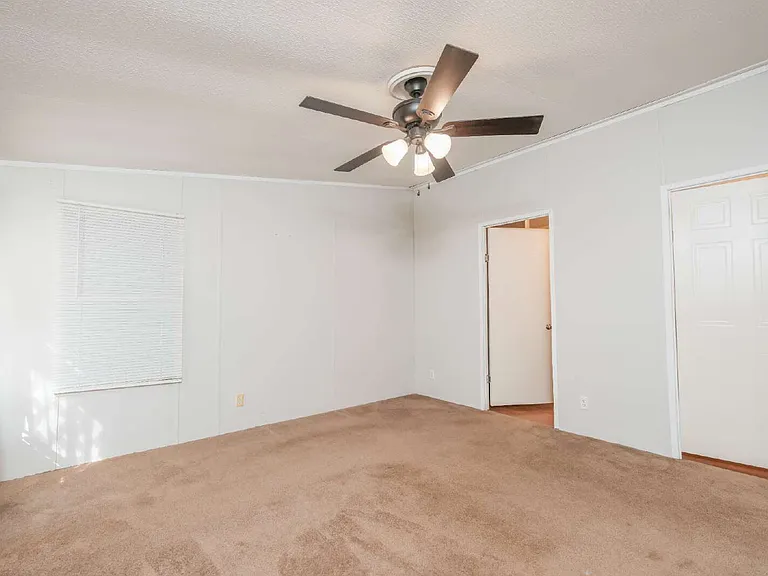 1483 Kemp Rd — Photo 13