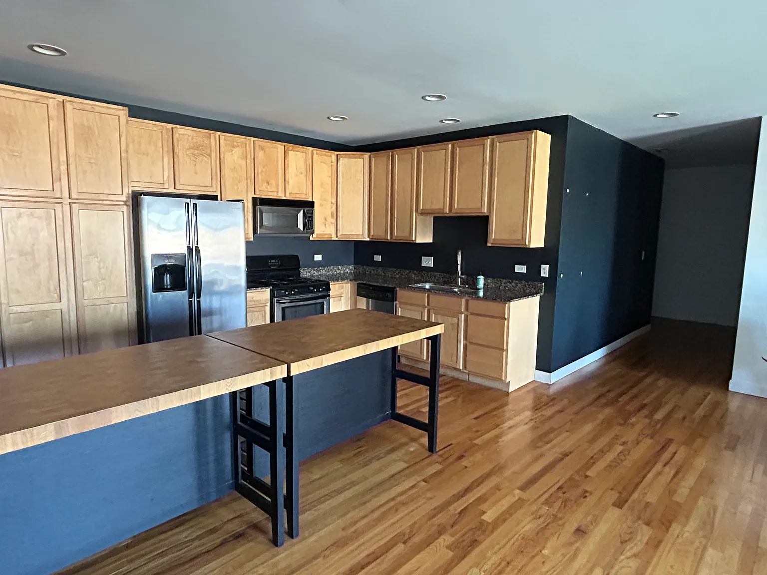 2 bed, 1213 sqft, $3,195 — Photo 2
