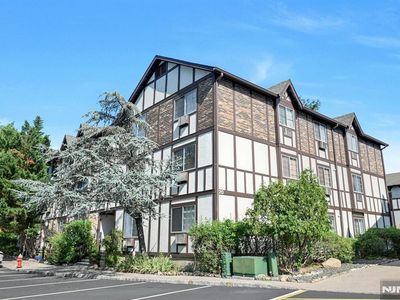 2011 Hawthorne Ln, Mahwah, NJ, 07430