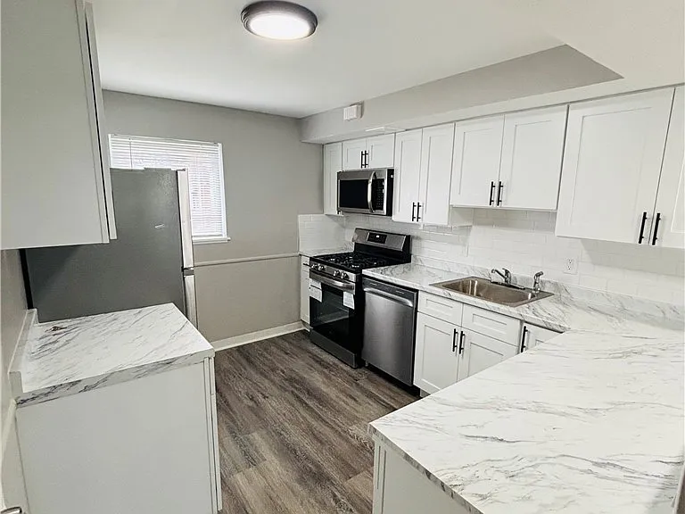 21045 Southbend Cir #6 — Photo 7