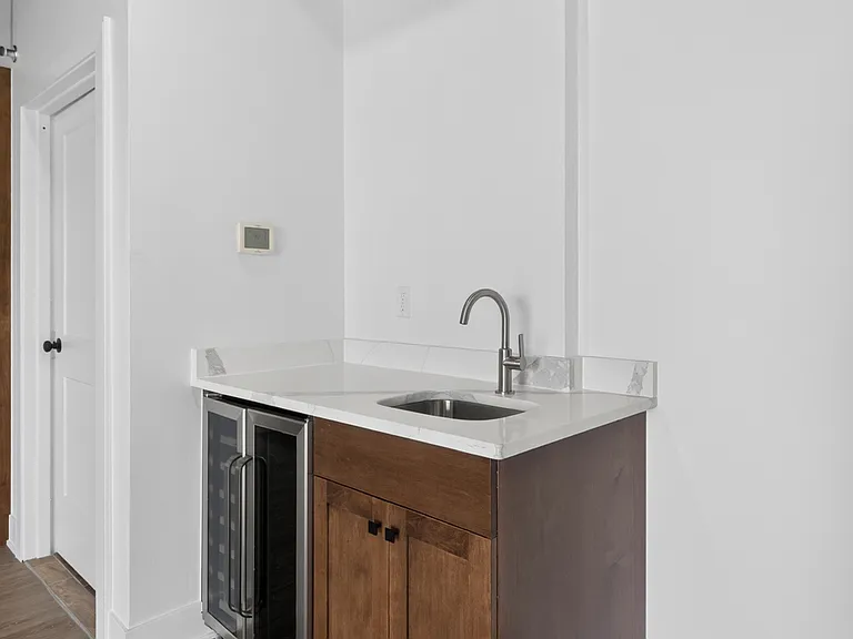 413 W Nine Mile Rd #B — Photo 11