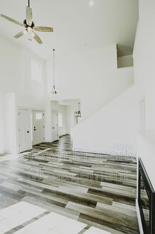 3 bed, 2.5 bath, 2073 sqft, $3,500 — Photo 1