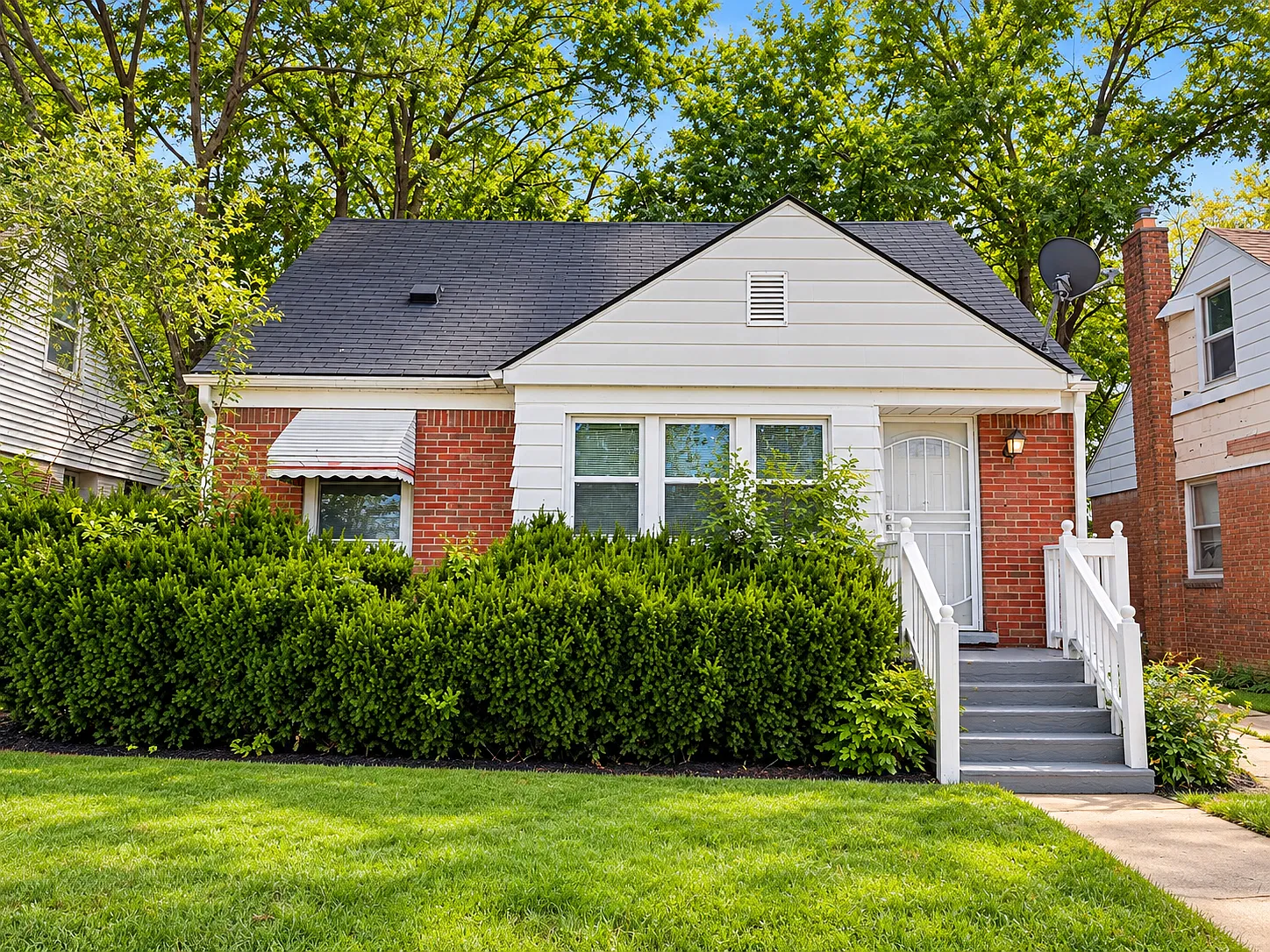 3 bed, 964 sqft, $1,300 — Photo 1