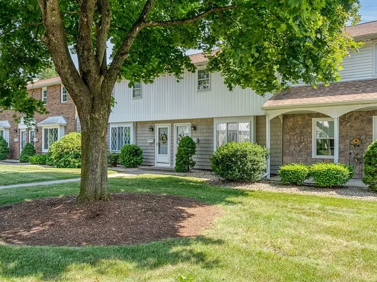 315 Blisswood Village Dr — Photo 11