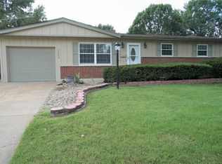 1705 Queens Dr, Florissant, MO 63031