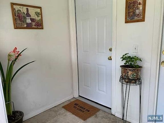 2nd image of 2455 3rd St Floor 1