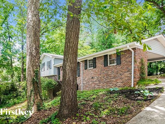 2nd image of 482 White Oak Dr