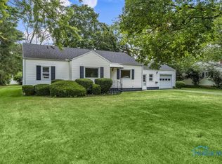 915 Hickory St, Perrysburg, OH 43551