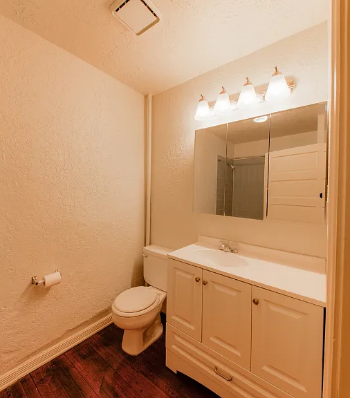 Renovated Apartments in the Historic Broadway Market Building — Photo 70