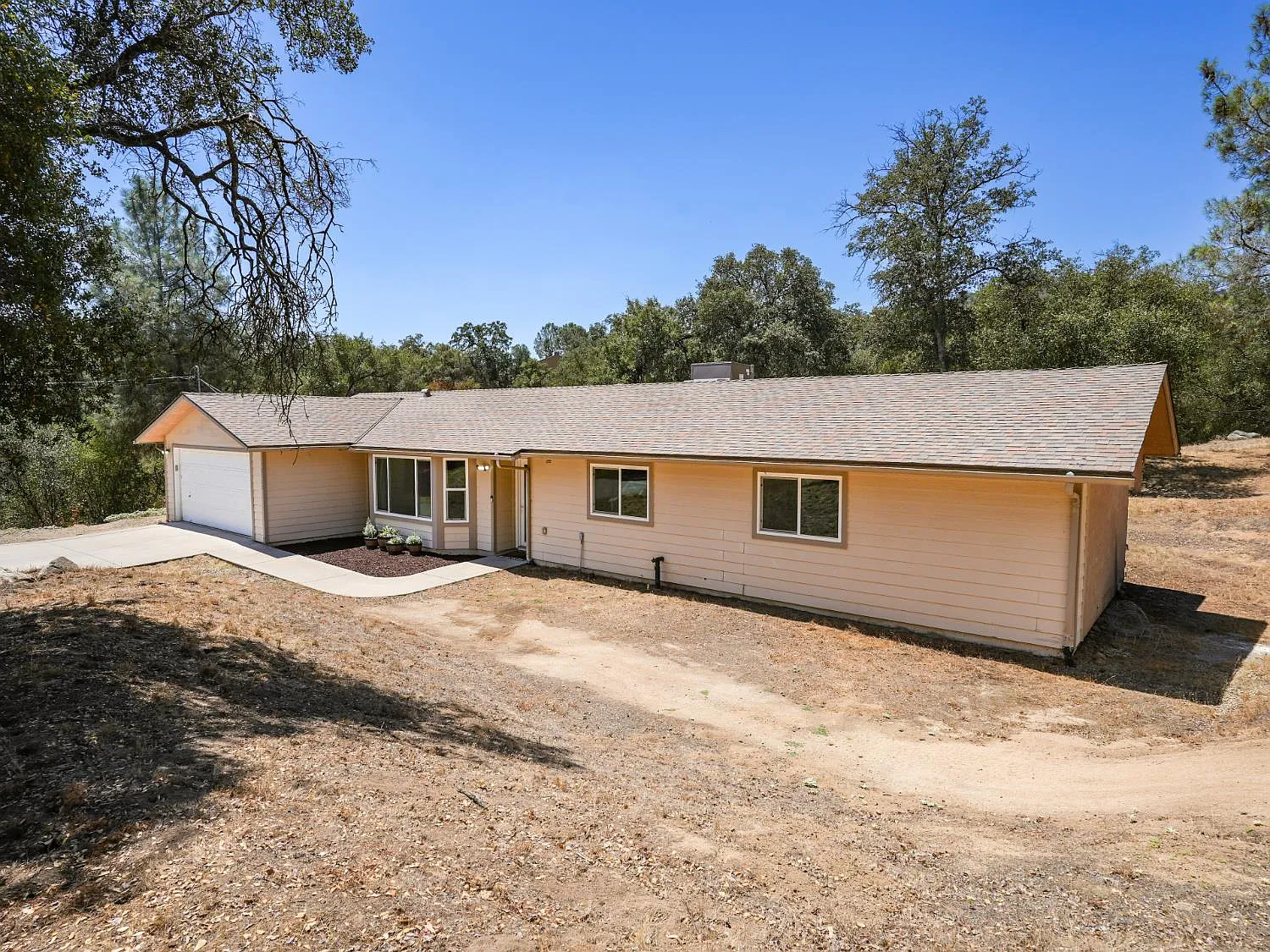 3 bed, 1654 sqft, $2,700 — Photo 3