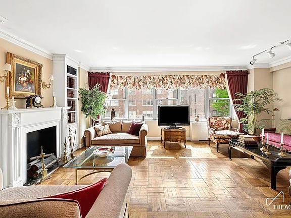 3rd image of 360 E 72nd St APT A705
