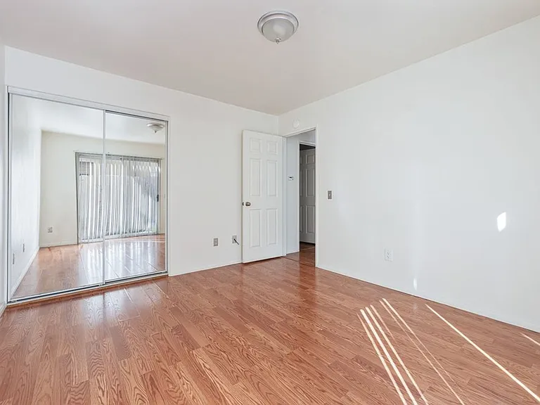2403 Meade Ave — Photo 23