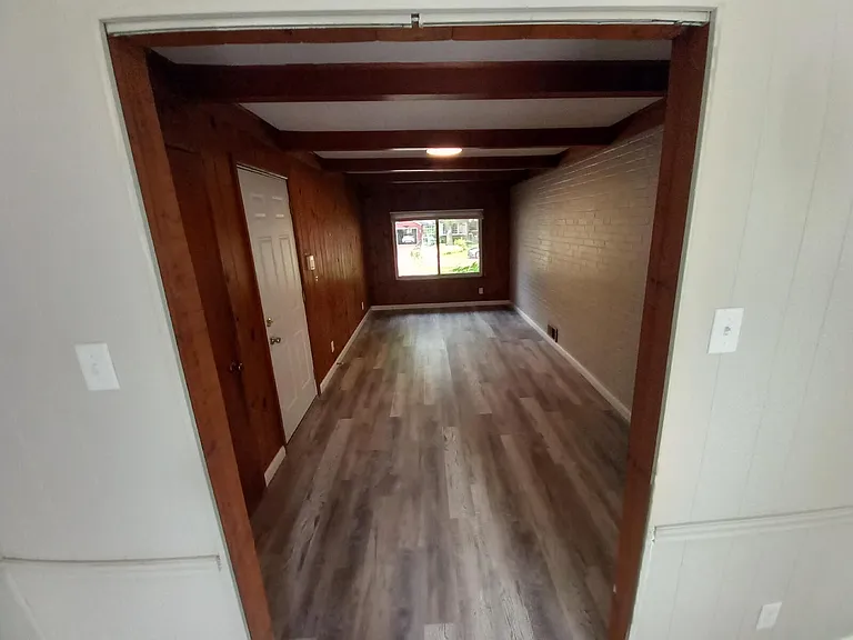 1315 Pinetree Ln — Photo 7