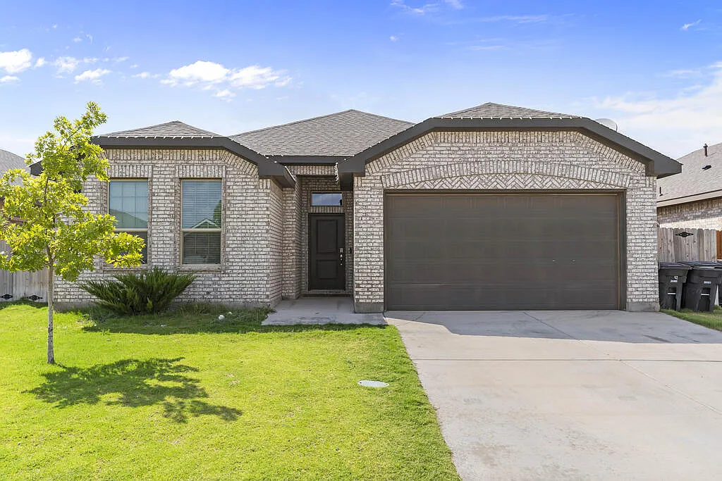 4 bed, 2.0 bath, 2264 sqft, $3,500 — Photo 3