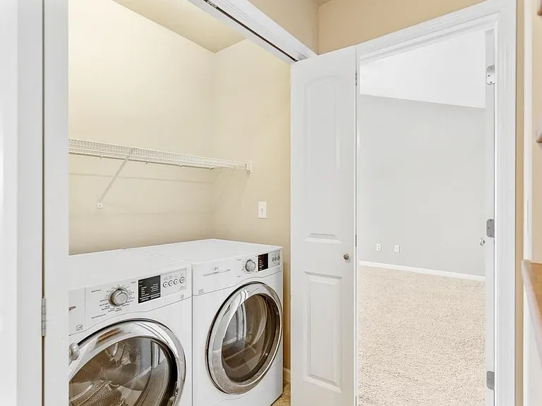 1593 Burr Dr — Photo 18