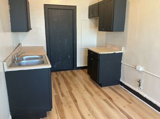 915 N 24th St #36, Milwaukee, WI 53233